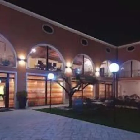 Altura Hotel