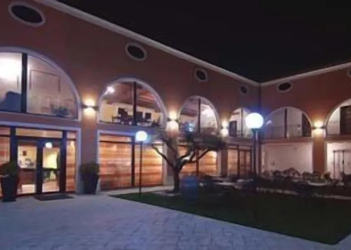 Altura Hotel