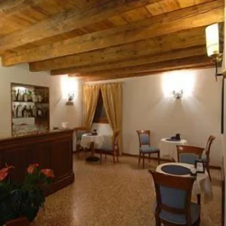 Altura Hotel