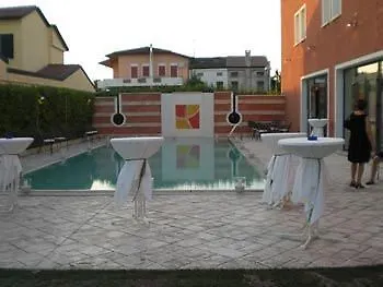 Altura Hotel